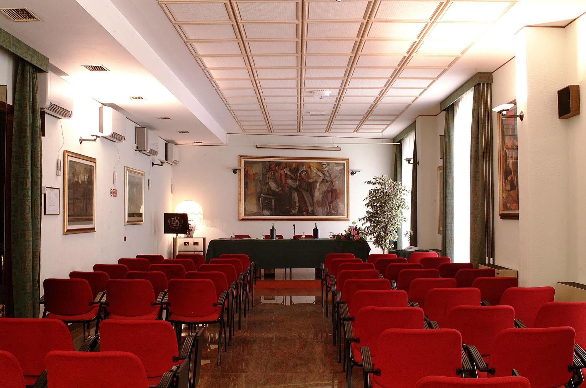 Leonardo Da Vinci Hotel 3*