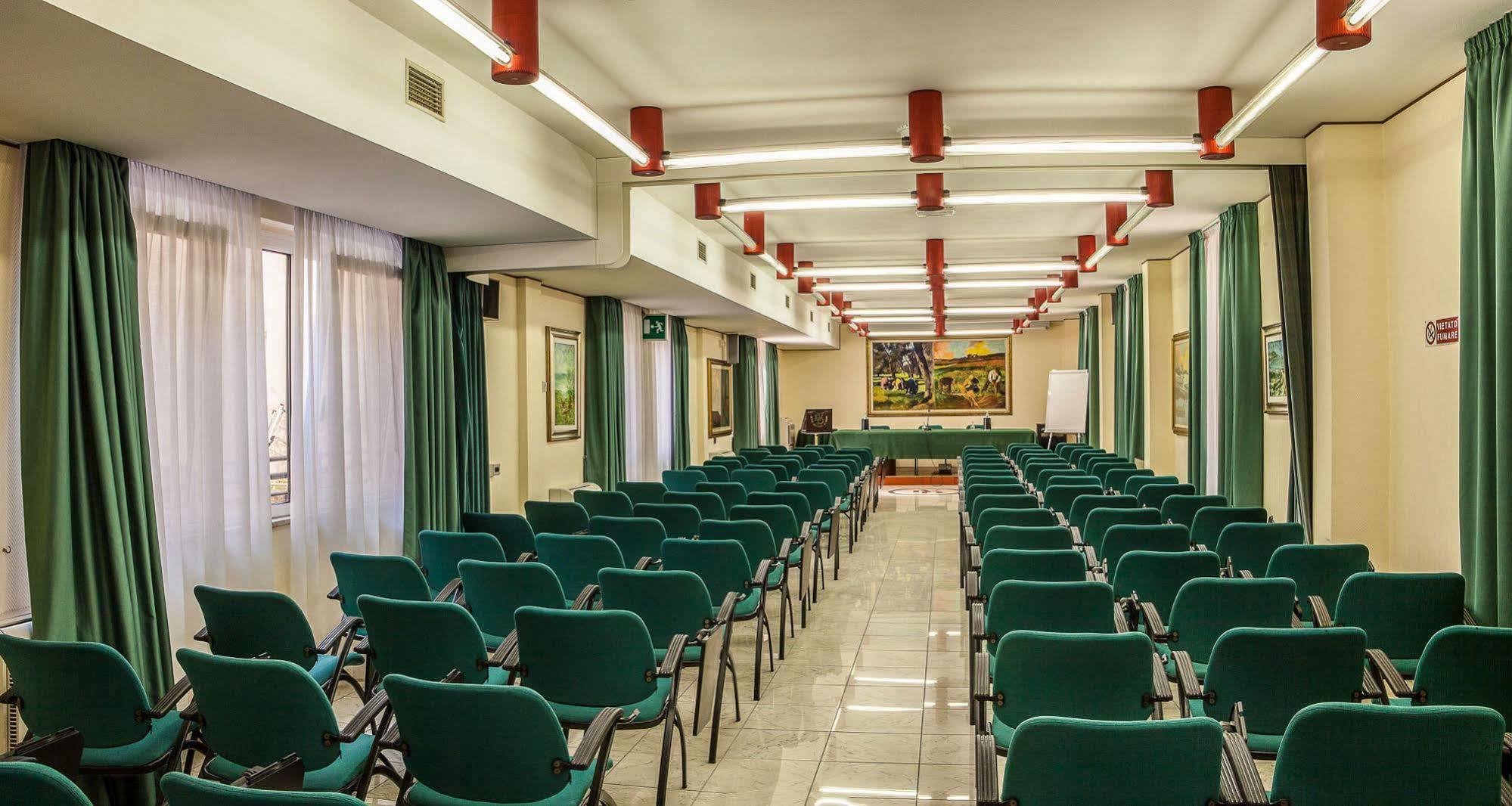 Leonardo Da Vinci Hotel 3*